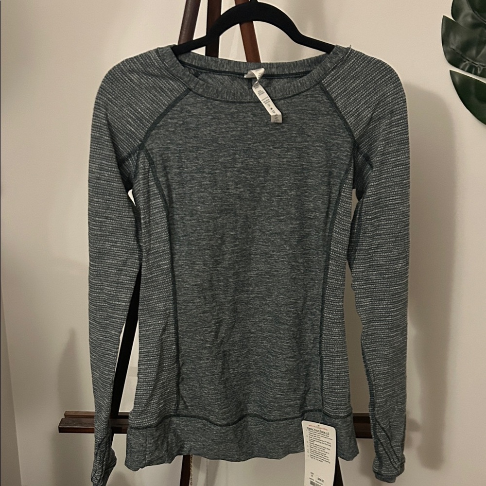 NWT Lululemon Women's Long Sleeve Gray Top